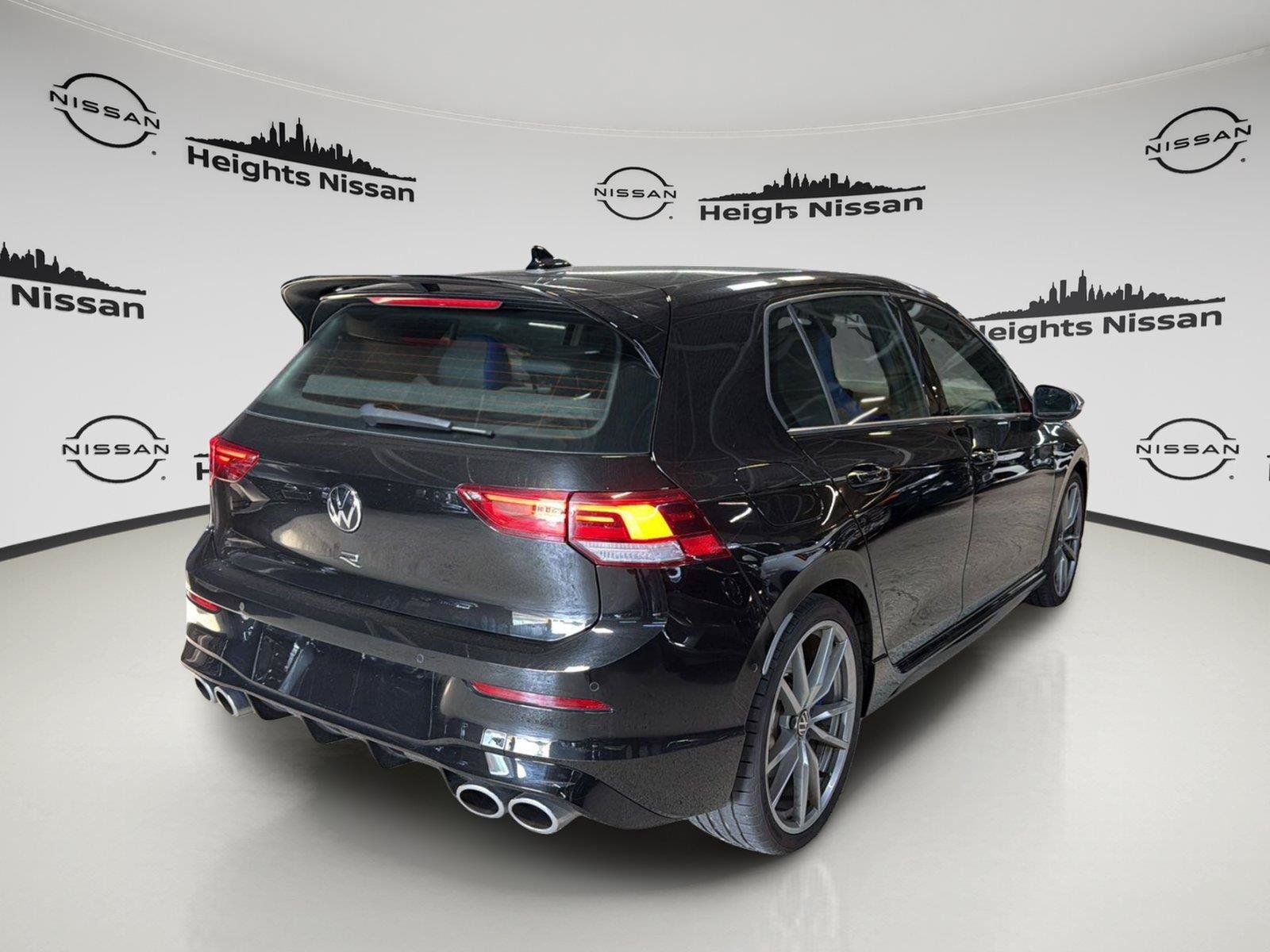 Used 2024 Volkswagen Golf R AWD/4WD image 5