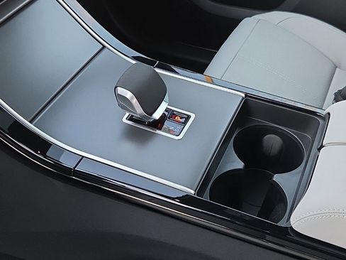 New 2026 Land Rover Range Rover Velar S image 13