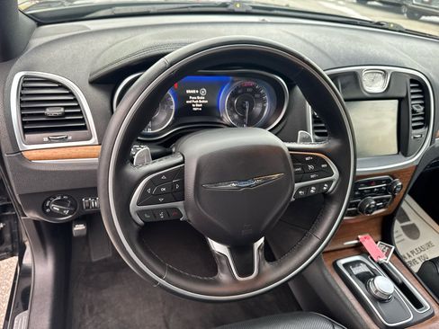 Used 2016 Chrysler 300 C Platinum w/ Safetytec Plus Group image 27