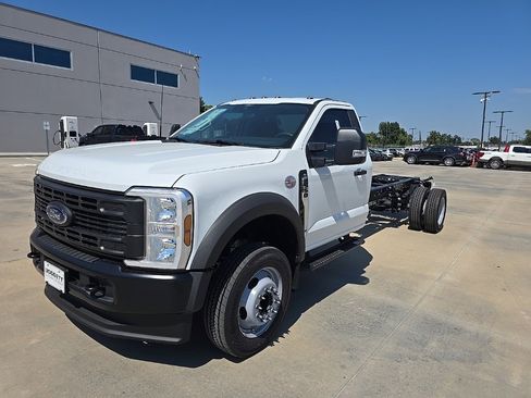 New 2026 Ford F550 2WD Regular Cab Super Duty image 25