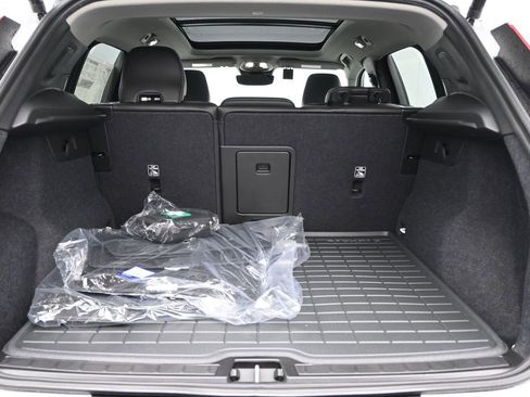 New 2025 Volvo XC40 B5 Core w/ Protection Package Premier image 25