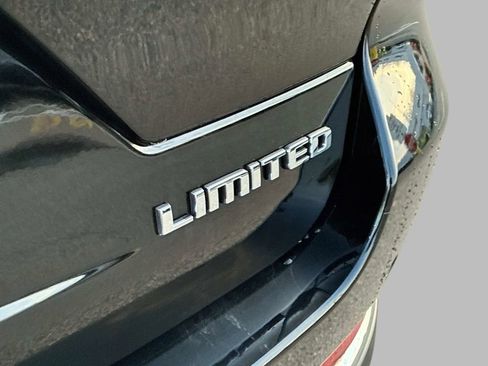 Used 2023 Jeep Grand Cherokee Limited image 13