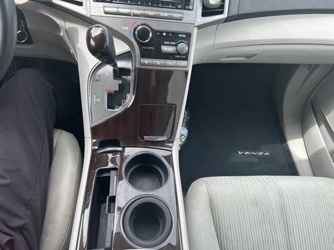 Used 2011 Toyota Venza FWD image 16