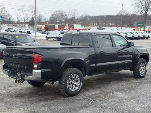 Used 2019 Toyota Tacoma SR5 image 2