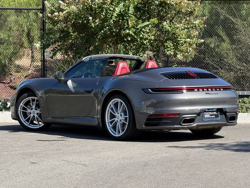 Used 2021 Porsche 911 Carrera RWD image 3