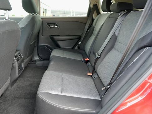 Used 2023 Nissan Rogue SV image 11