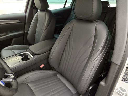 New 2024 Maserati Grecale GT image 30