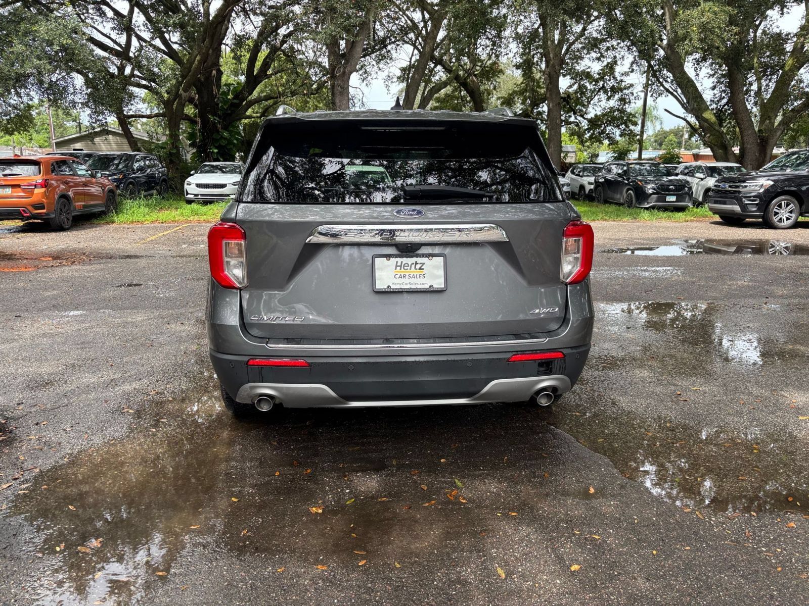 Used 2024 Ford Explorer Limited AWD/4WD image 9