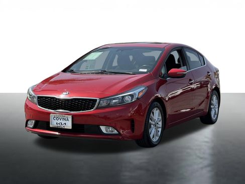 Used 2017 Kia Forte S w/ S Premium Package FWD image 4