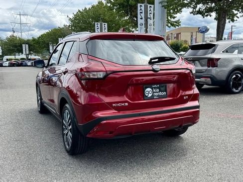 Used 2023 Nissan Kicks SR w/ SR Premium Package FWD image 9