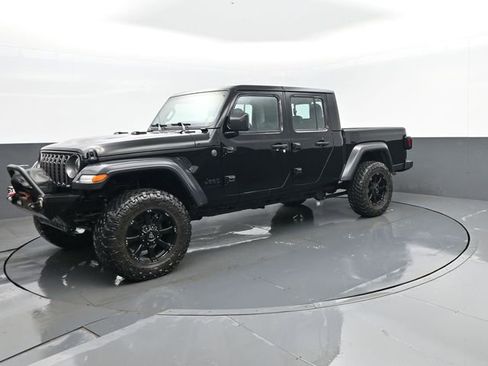 Used 2024 Jeep Gladiator Sport AWD/4WD image 1