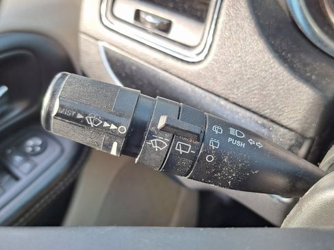 Used 2016 Chrysler Town & Country Limited w/ Trailer Tow Group image 11