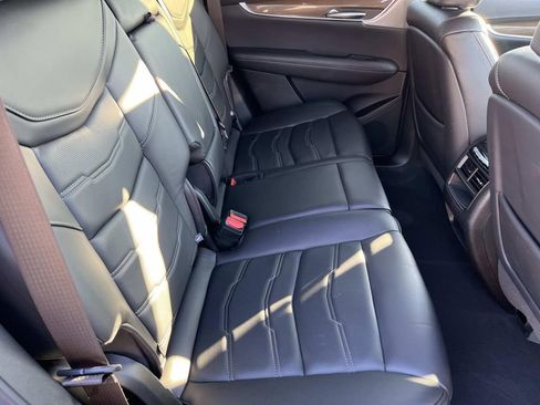 Certified 2024 Cadillac XT5 Sportv w/ Platinum Package image 21