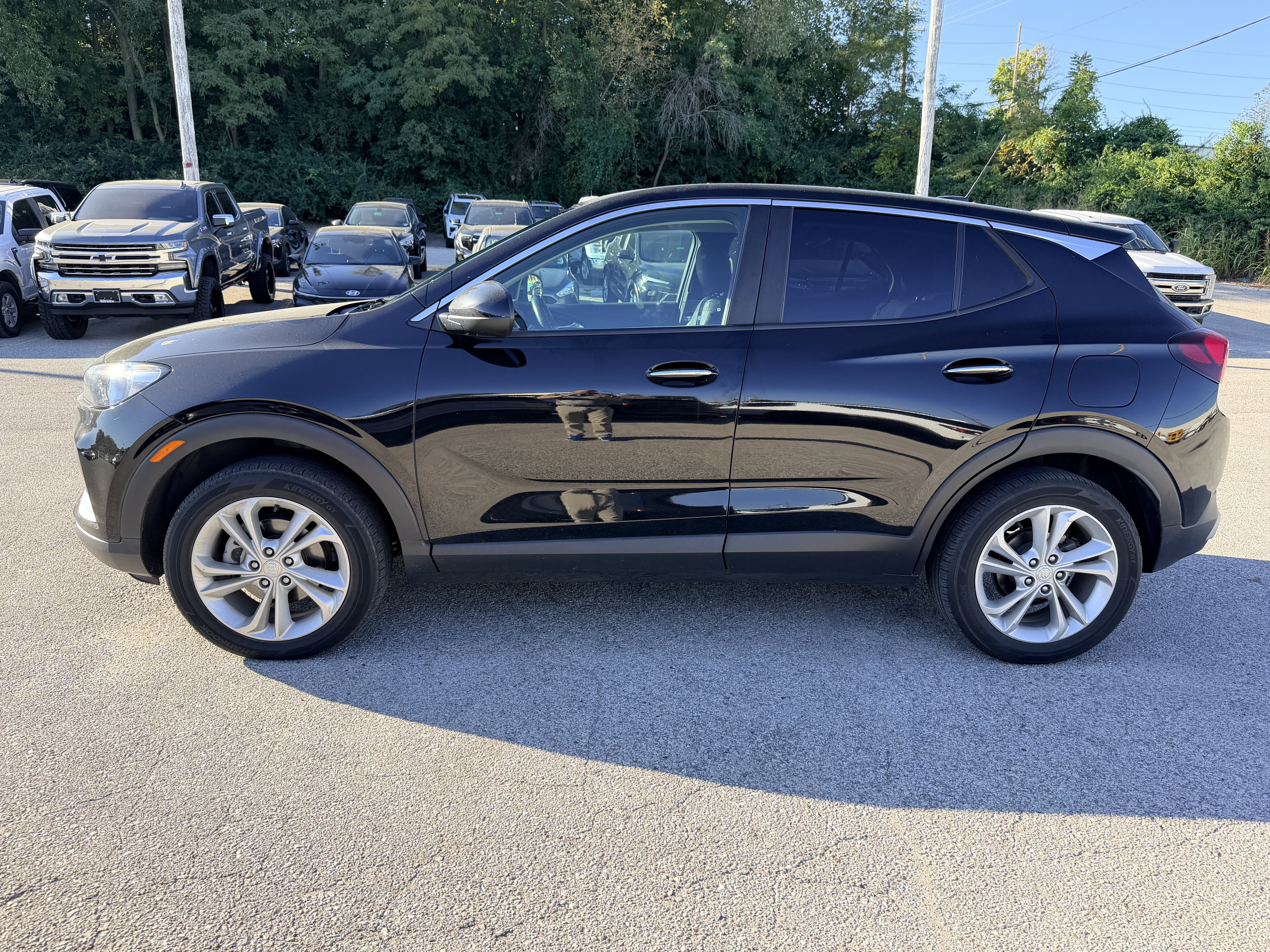 Used 2023 Buick Encore GX Preferred w/ Cold Weather Comfort Package AWD/4WD image 4