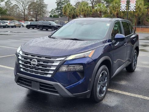 Used 2024 Nissan Rogue SV image 7