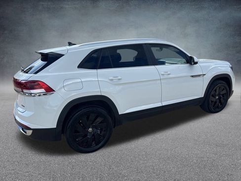 Used 2025 Volkswagen Atlas Cross Sport SE w/ Panoramic Sunroof Package image 5