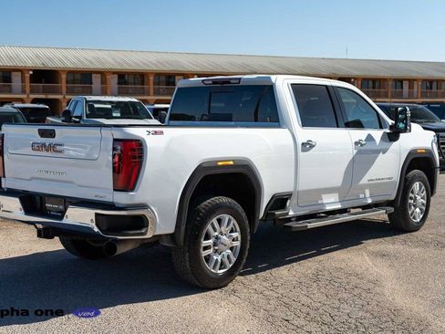 Used 2024 GMC Sierra 2500 SLT w/ SLT Premium Package image 6