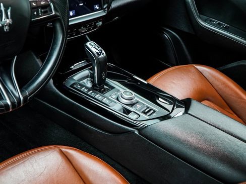 Used 2022 Maserati Levante GT image 16