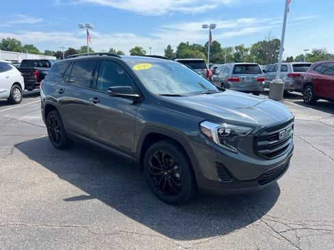 Used 2020 GMC Terrain SLE w/ Driver Convenience Package AWD/4WD image 3