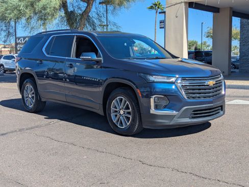 Used 2023 Chevrolet Traverse LT image 40