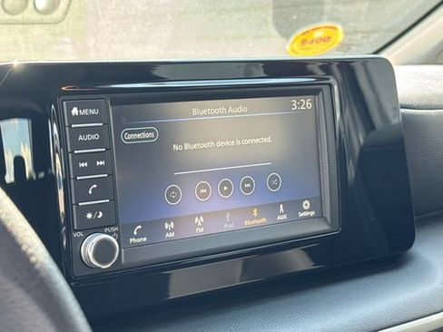 Used 2025 Nissan Kicks S FWD image 19