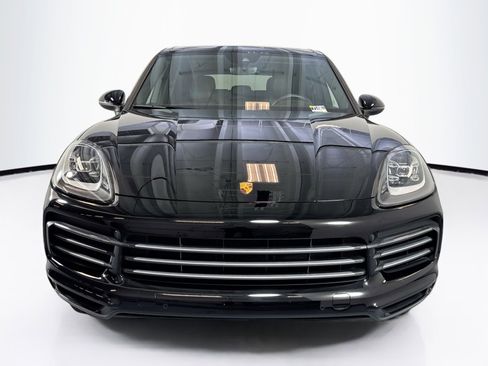 Certified 2023 Porsche Cayenne w/ Premium Package AWD/4WD image 6