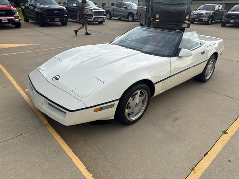 Used 1988 Chevrolet Corvette Convertible image 15