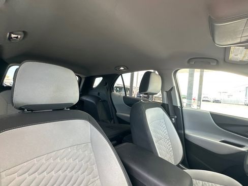 Used 2021 Chevrolet Equinox LS w/ LS Convenience Package image 17