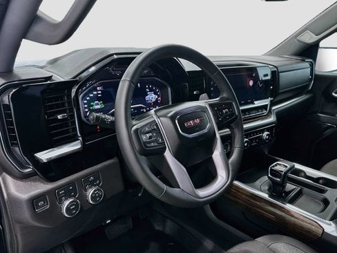 Used 2024 GMC Sierra 1500 Elevation w/ X31 Off-Road Package AWD/4WD image 10