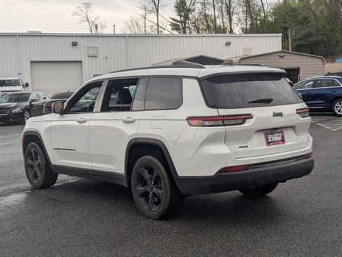 Used 2023 Jeep Grand Cherokee L Laredo image 7