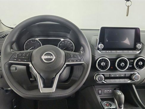 Used 2024 Nissan Sentra SV image 30