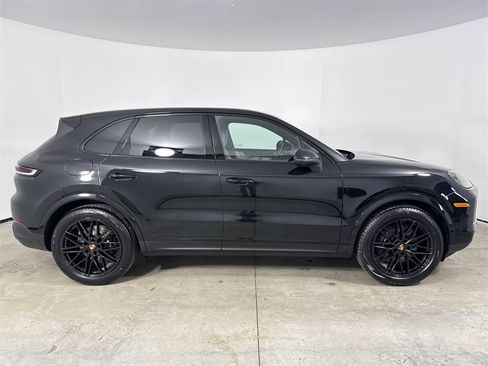 New 2026 Porsche Cayenne image 8
