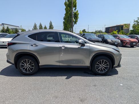 Used 2024 Lexus NX 250 FWD image 2