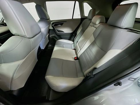 Used 2020 Toyota RAV4 Limited image 22