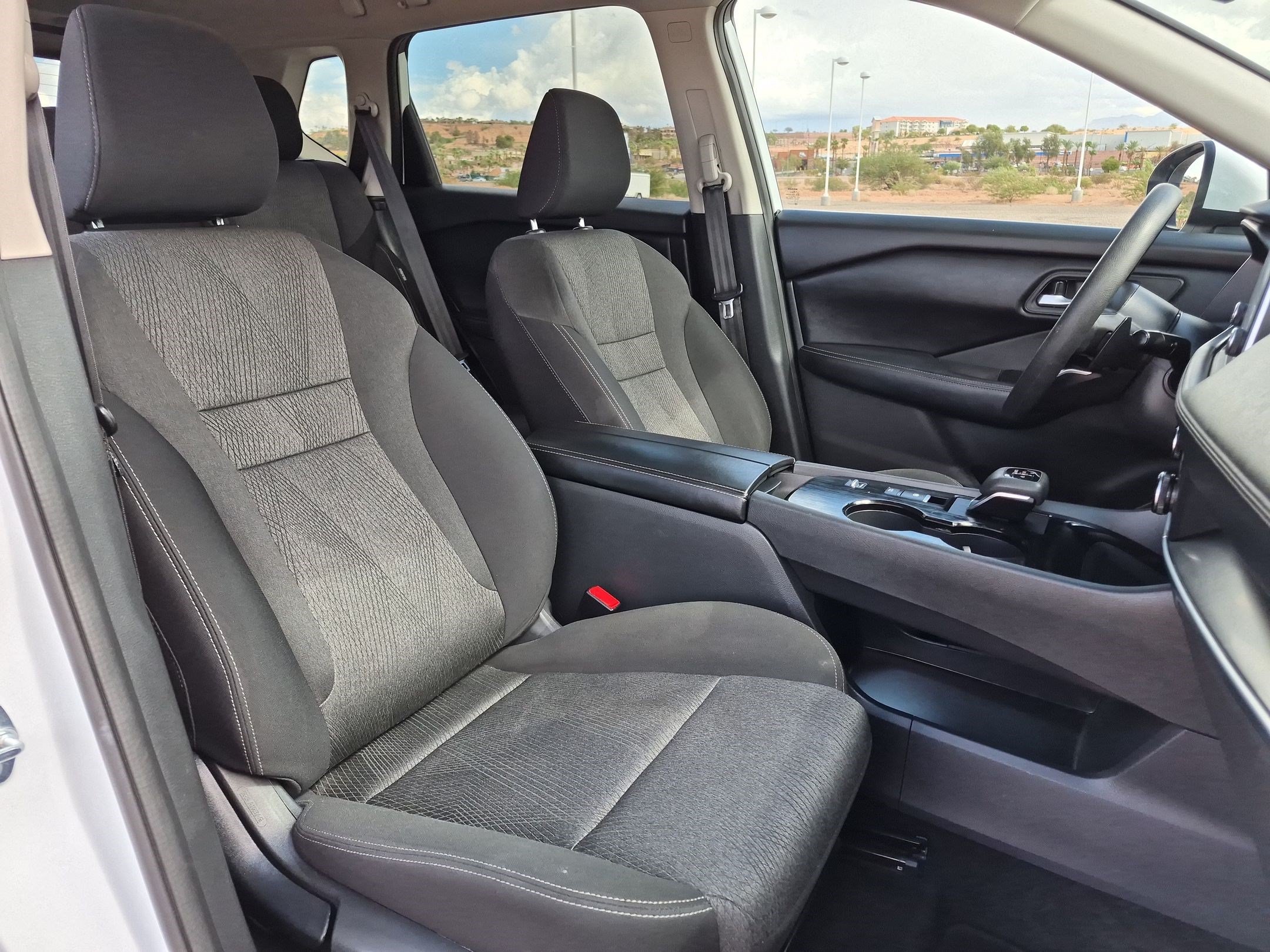 Used 2024 Nissan Rogue SV FWD image 29