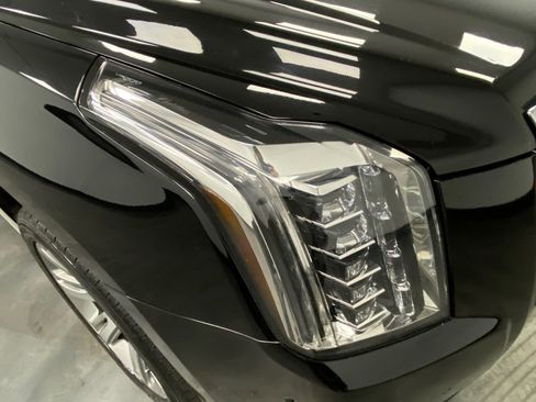 Used 2017 Cadillac Escalade Premium Luxury image 10