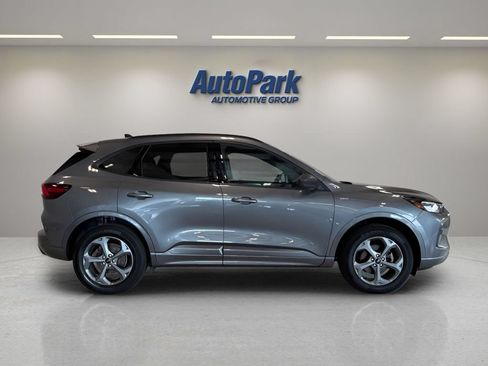 Used 2024 Ford Escape ST-Line w/ Tech Pack #1 AWD/4WD image 8