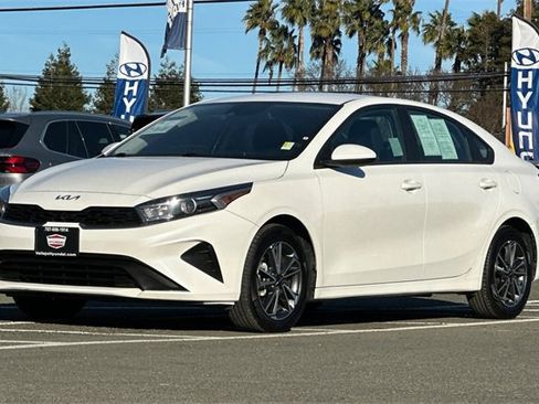 Used 2023 Kia Forte LXS image 11