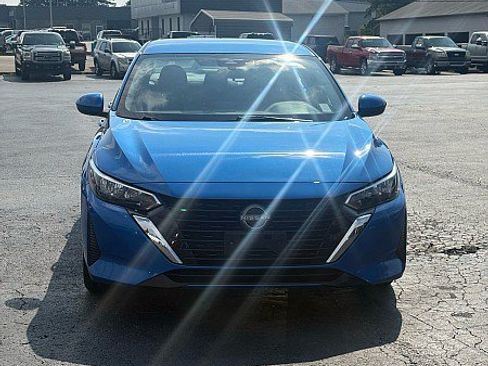 Used 2025 Nissan Sentra SV FWD image 3