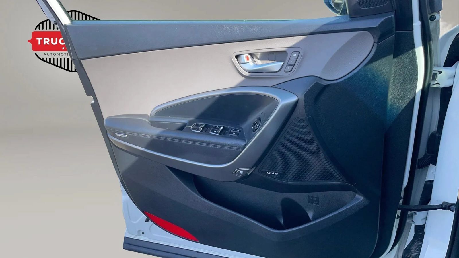 Used 2018 Hyundai Santa Fe FWD image 26