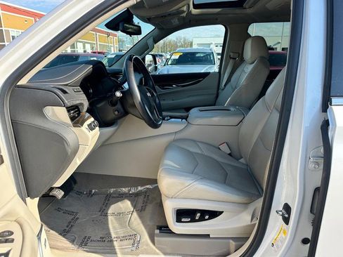 Used 2020 Cadillac Escalade Luxury AWD/4WD image 20