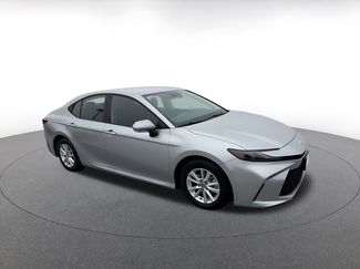 Used 2025 Toyota Camry LE video 2