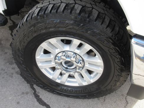 Used 2019 Ford F250 XLT w/ XLT Value Package image 4
