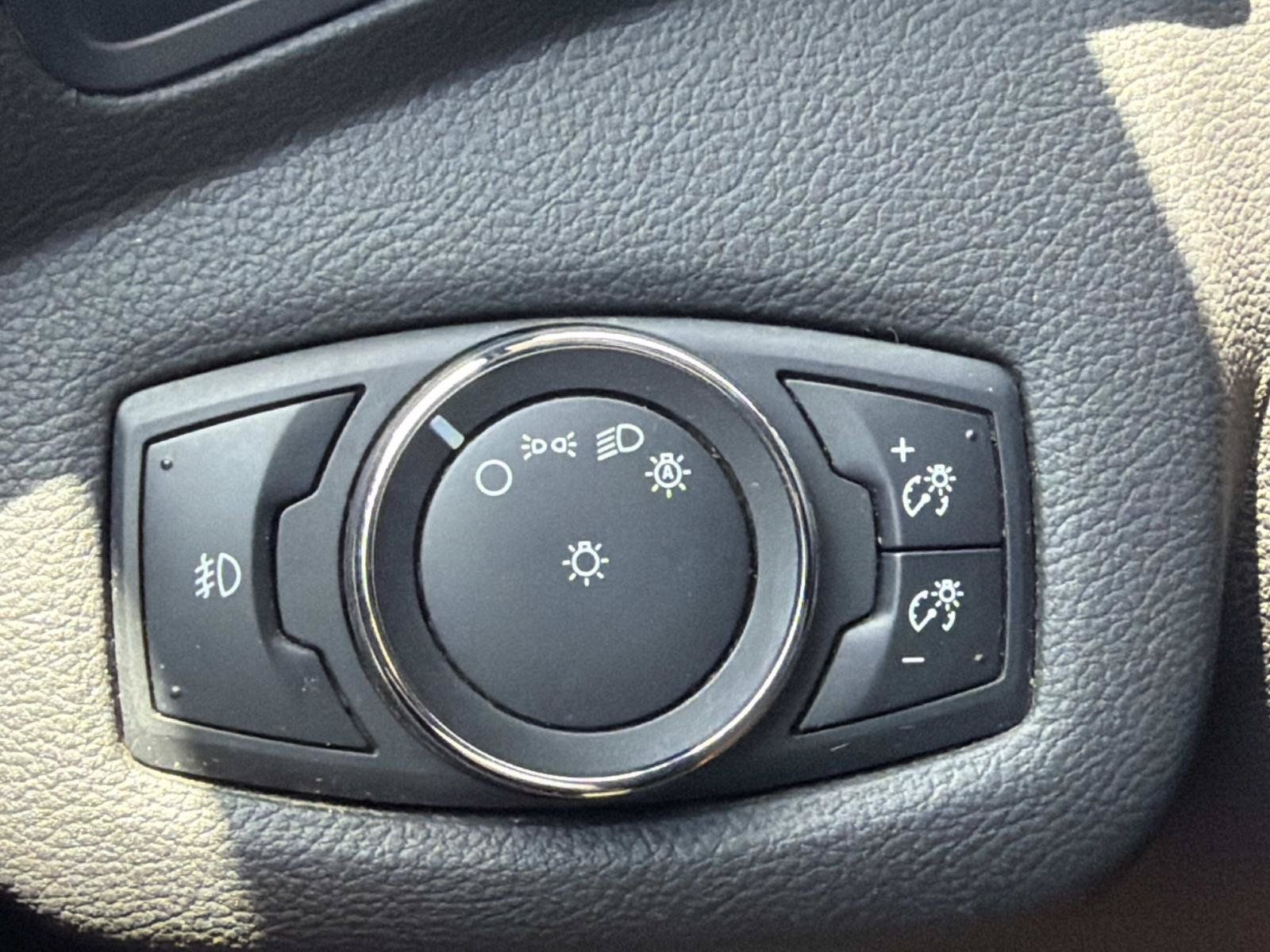 Used 2014 Ford Escape SE FWD image 29