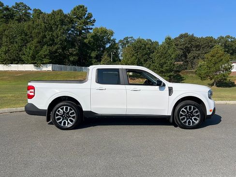 Used 2024 Ford Maverick Lariat image 2