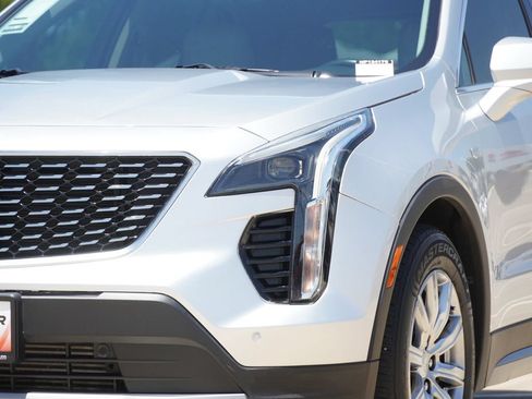 Used 2022 Cadillac XT4 Premium Luxury w/ Safety Alert Package AWD/4WD image 5