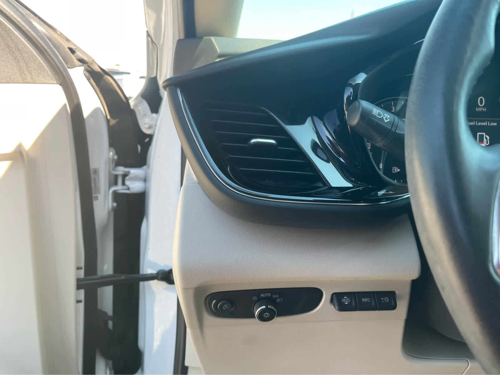 Used 2022 Buick Envision Avenir w/ Technology Package II FWD image 14