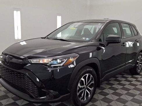 Used 2025 Toyota Corolla Cross AWD Hybrid image 8