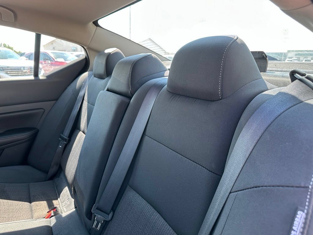 Used 2025 Nissan Altima 2.5 SV AWD/4WD image 24