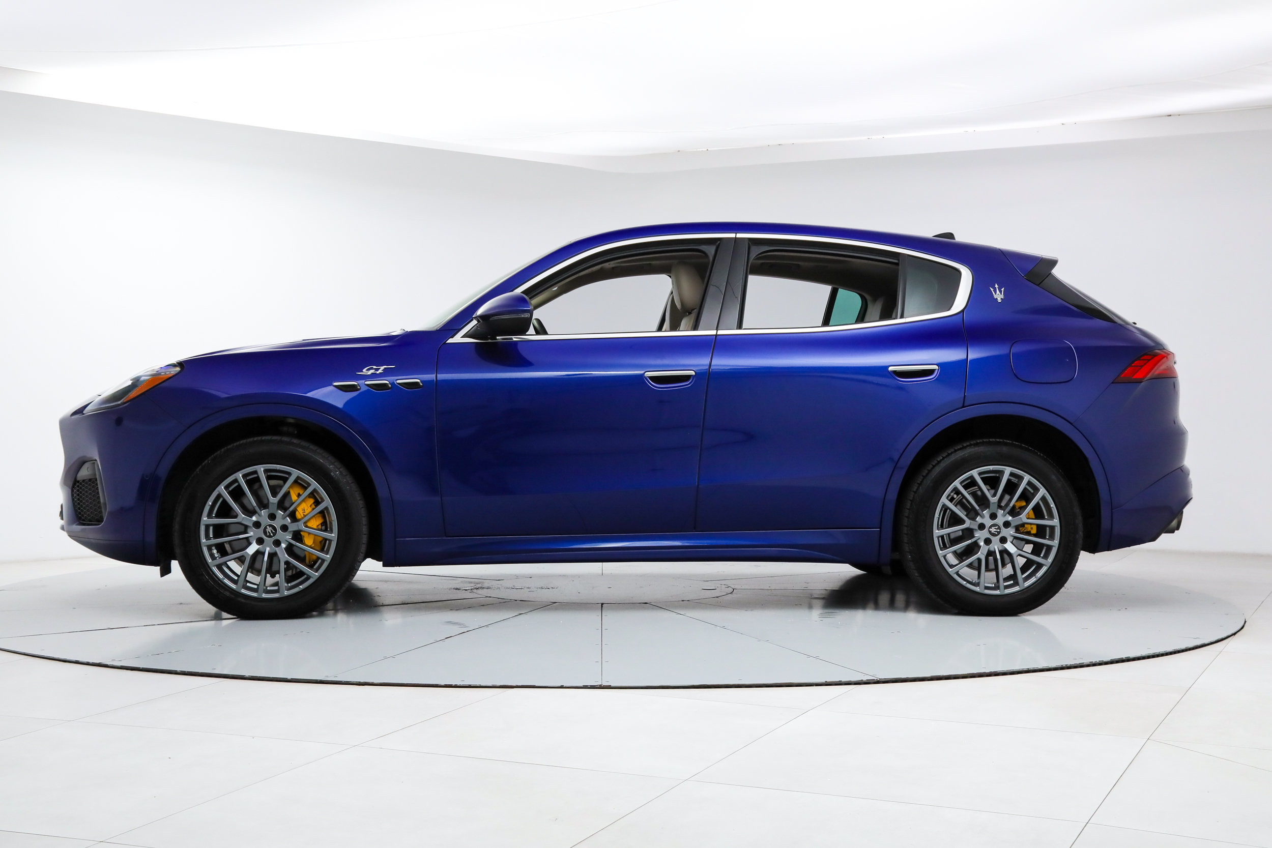 Certified 2023 Maserati Grecale GT AWD/4WD image 2